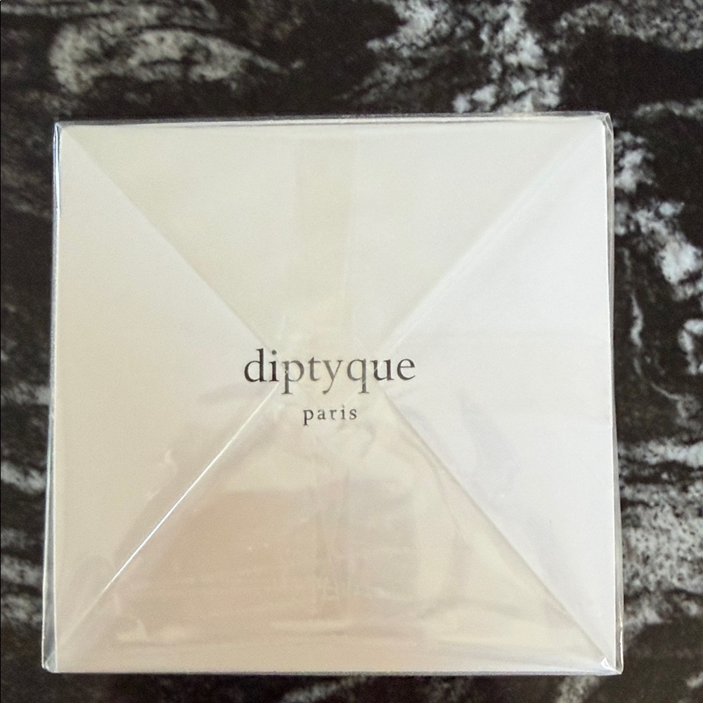 Diptyque Gardenia Scented Candle - White and Black Sealed - Picture 2 of 4